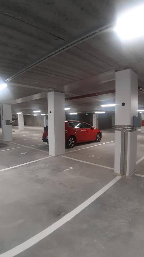 Uusi Upea Asunto Jaervinaekoealalla Ja Autohallilla Tampere Eksteriør billede