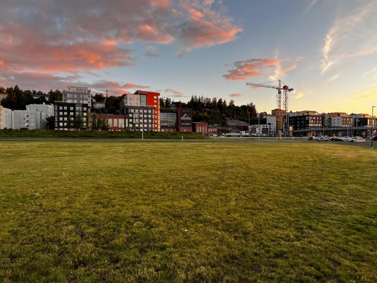 Uusi Upea Asunto Jaervinaekoealalla Ja Autohallilla Tampere Eksteriør billede